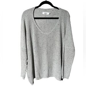 New CARLY JEAN Los Angeles Rhea Sweater Speckled Gray Oversized Fit V-Neck